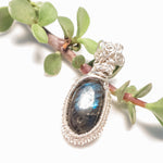 Cargar imagen en el visor de la galería, Genuine Labradorite Pendant in Sterling Silver - BellaChel Jeweler
