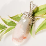 Charger l&#39;image dans la galerie, Beautiful Cherry Blossom Agate Pendant in Silver front side view - BellaChel Jeweler
