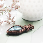 Cargar imagen en el visor de la galería, Labradorite Gemstone Pendant in Antique Copper Side View - BellaChel Jeweler

