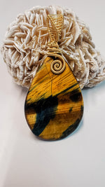 Load image into Gallery viewer, Large Tiger Eye Pendant
